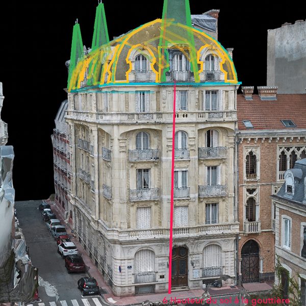 Métré de toiture complexe réalisé par drone avec photogrammétrie 3D pour mesurer les surfaces, longueurs et hauteurs d'un bâtiment.